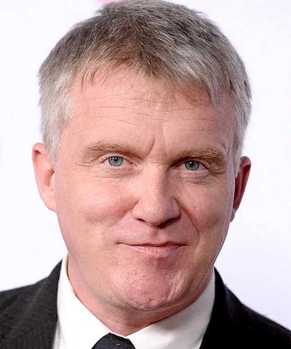 Anthony Michael Hall photo