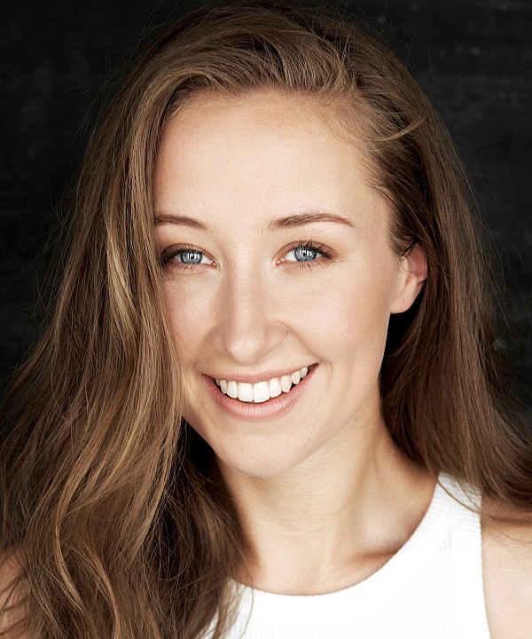 Erin Doherty photo