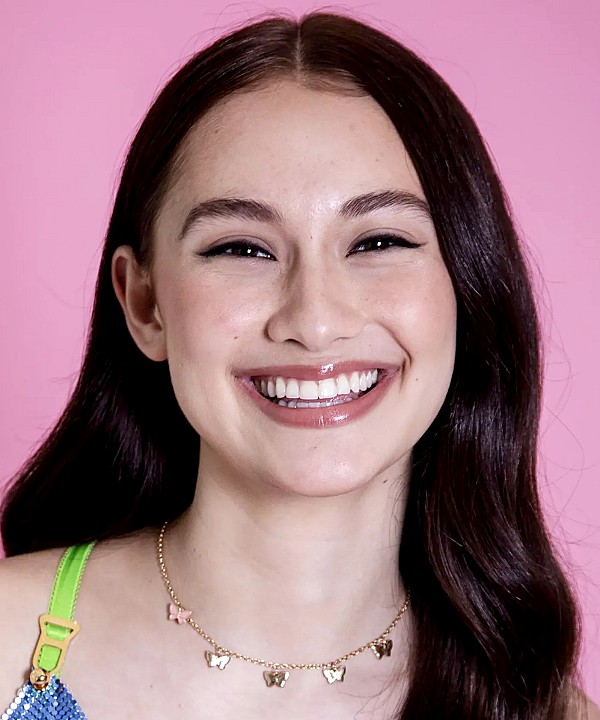 Lola Tung photo