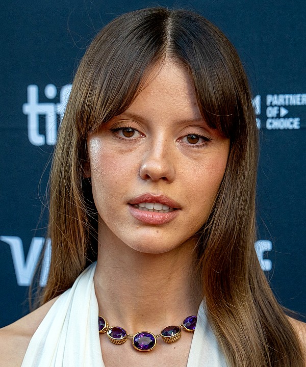 Mia Goth photo