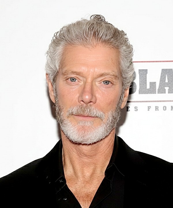 Stephen Lang photo