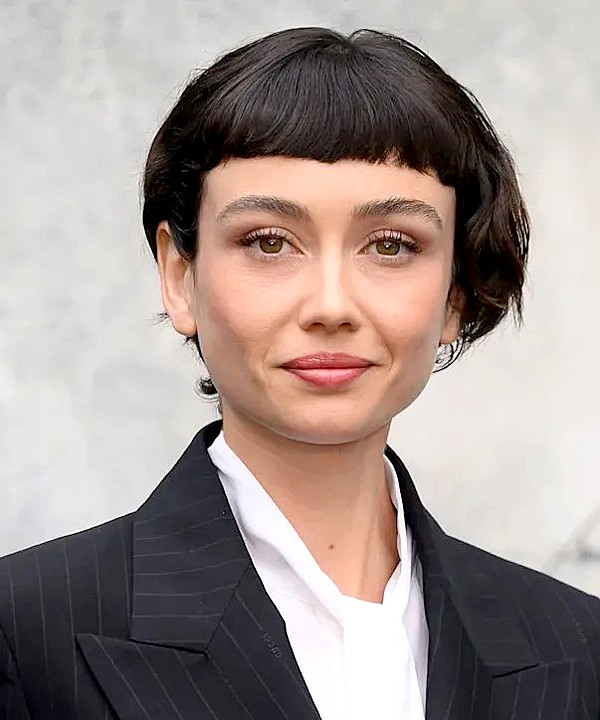 Sydney Chandler photo