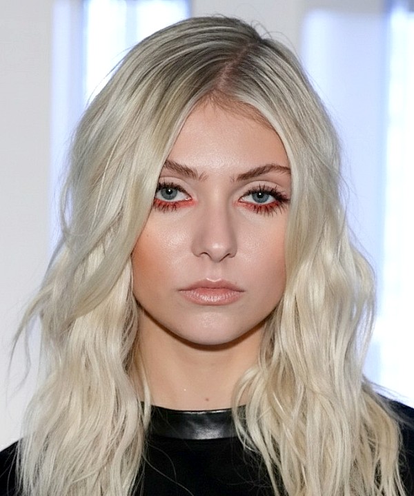 Taylor Momsen photo