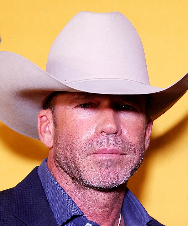 Taylor Sheridan photo