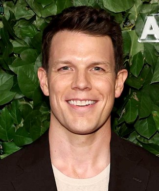 Jake Lacy photo