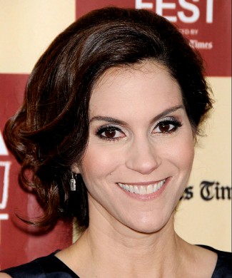 Jami Gertz photo