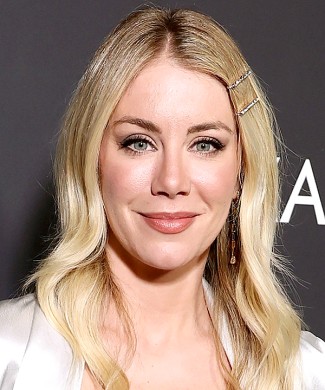 Jennifer Holland photo