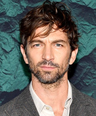 Michiel Huisman photo