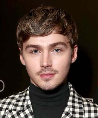 Miles Heizer photo