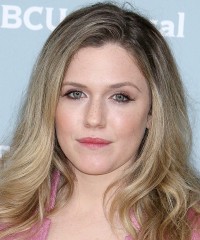 Harriet Dyer photo