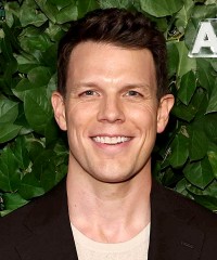 Jake Lacy photo